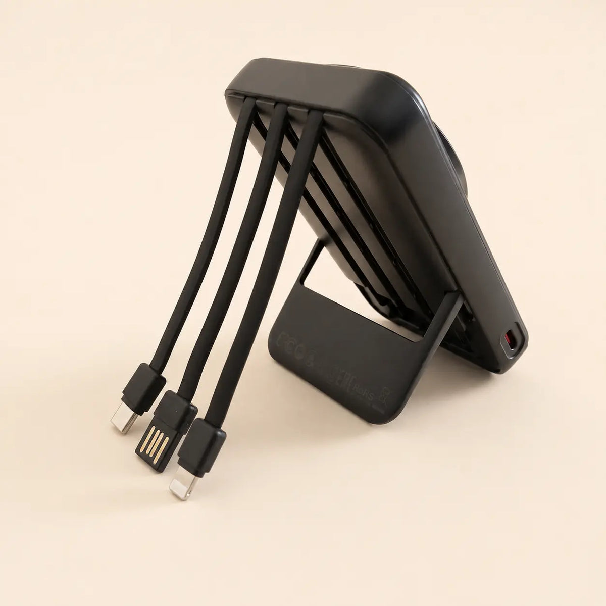 SnapReserve built-in USB-C and Lightning cables